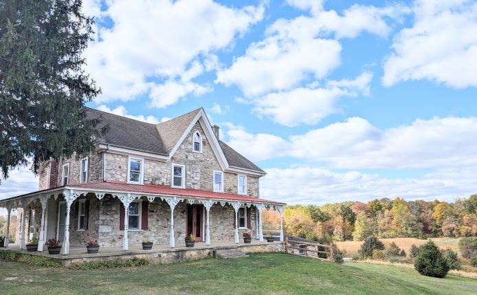 Historical Farmhouse (JPG)